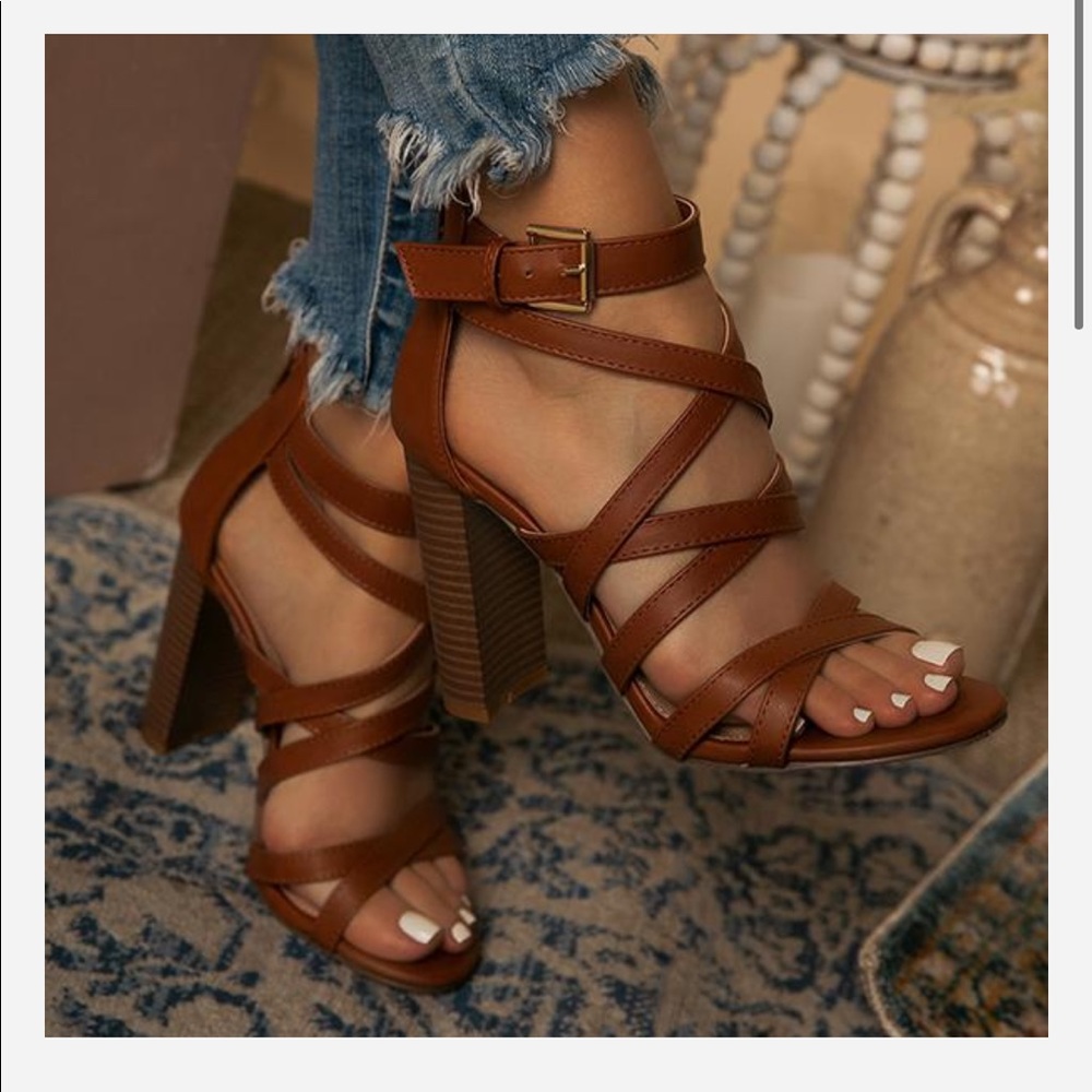 Brand new size 10 shoe lavish heels